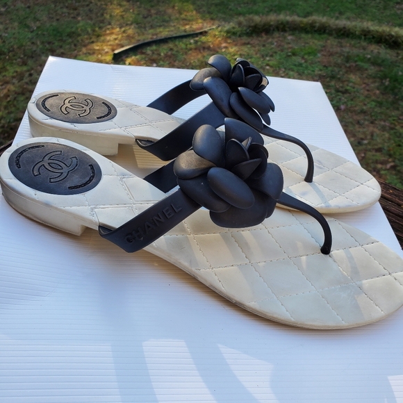 Chanel Black Camellia Jelly Thong Sandals Size 11 - Picture 6 of 13